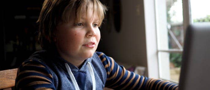 child using a laptop