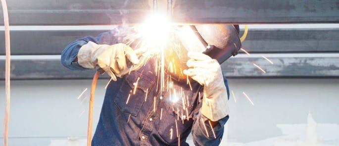 avoiding welding hazards by using PPE