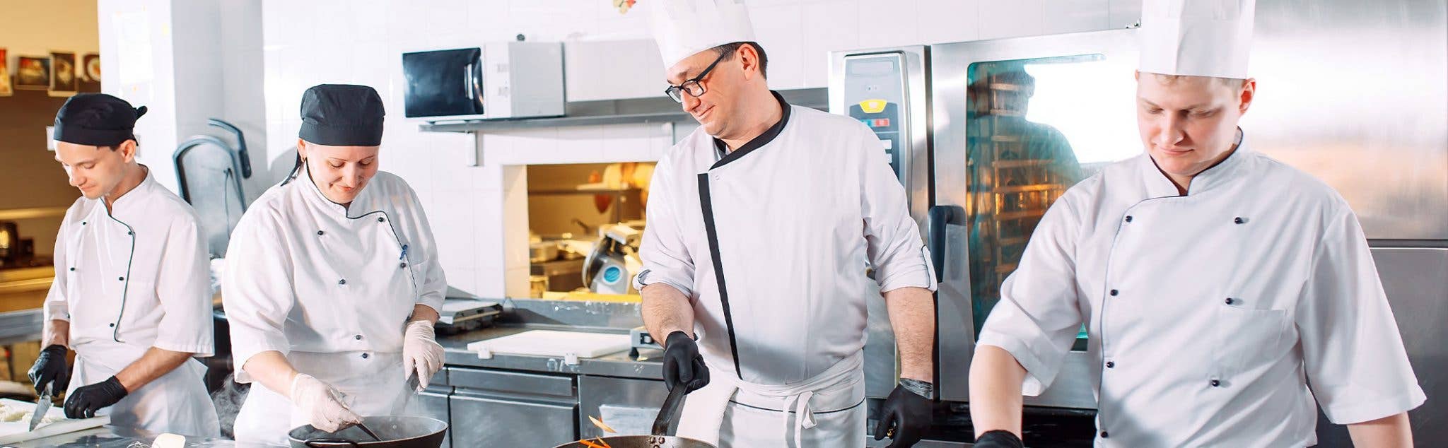 Aprons in the Kitchen: Understanding Why Chefs Wear Them, by Smart  Hospitality Supplies