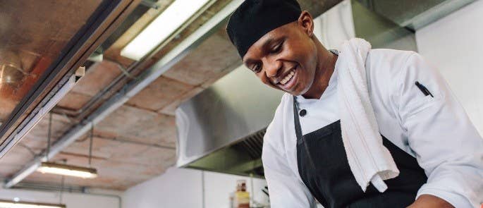 Why Kitchen Workwear Is Vital to Good Food Hygiene