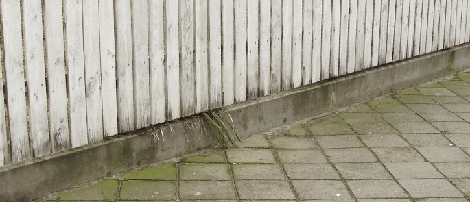 Asbestos cement as a base for garden fencing