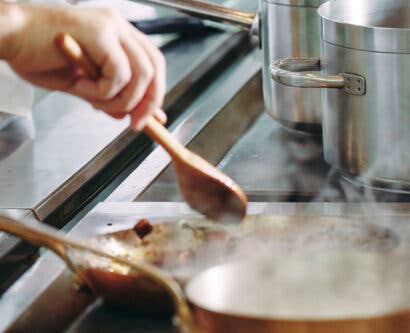 A Guide to Cooking Methods: Techniques and Food Safety