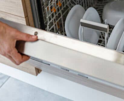 How to Clean a Dishwasher